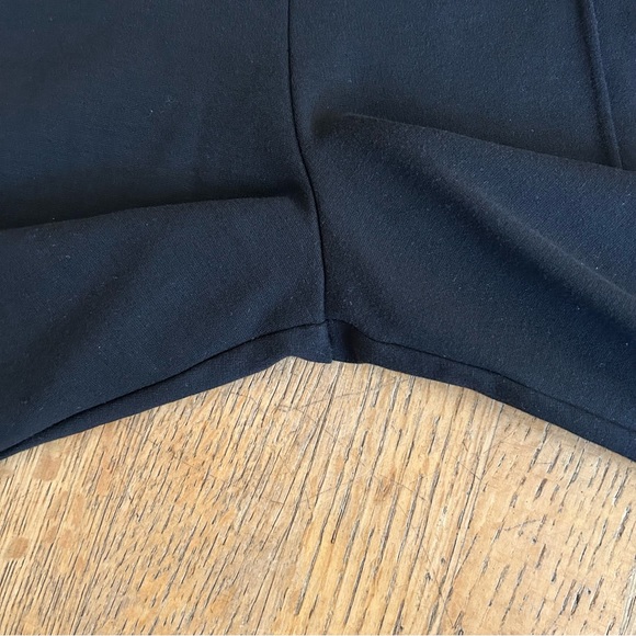 Sweaty Betty Black Pin Tuck Zippered Pockets Yoga Pants, size 14 - Picture 4 of 11